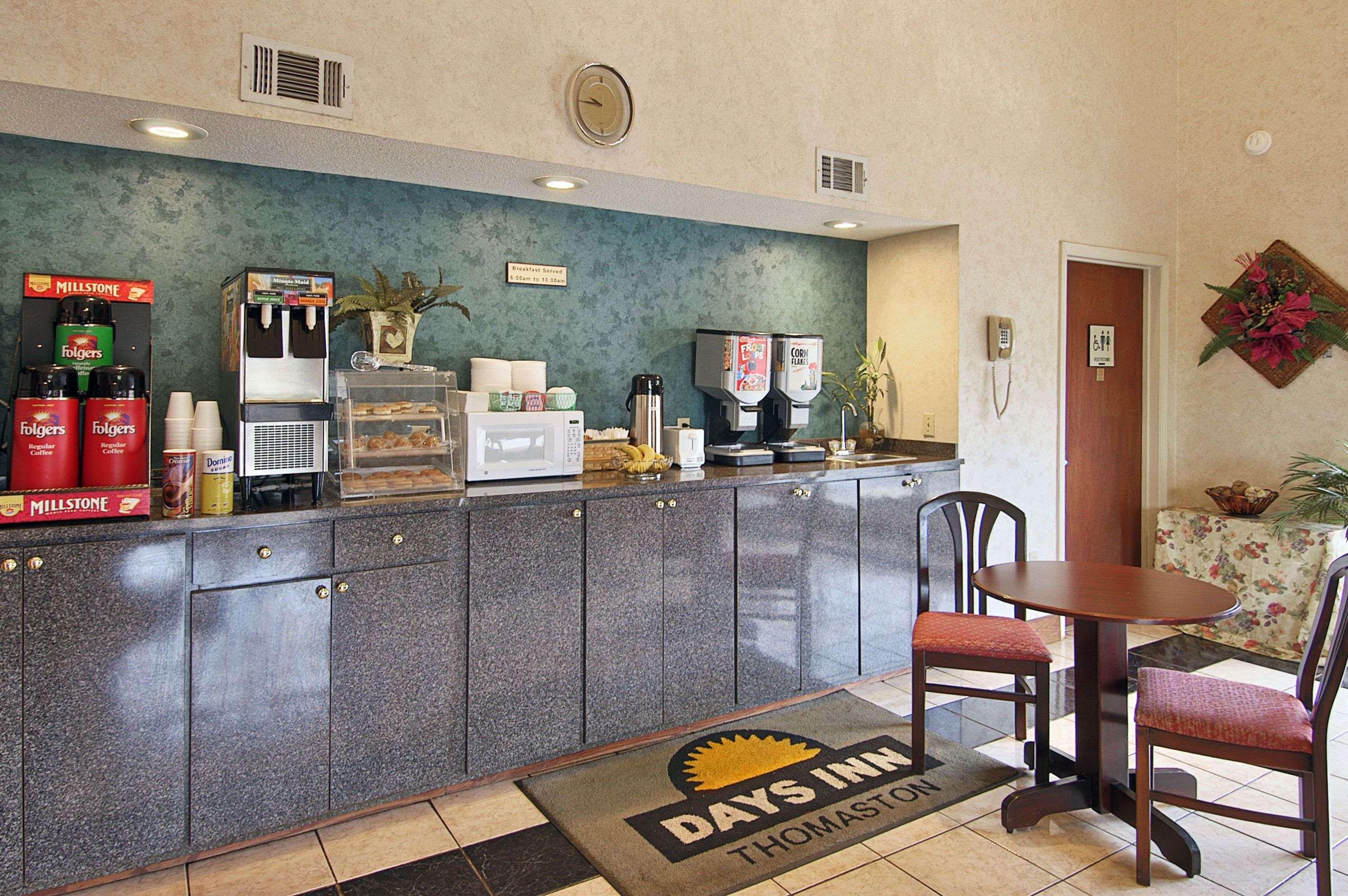 Days Inn By Wyndham Thomaston Exterior photo